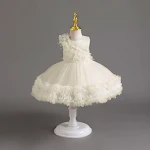 Vestido de princesa vermelho para casamento feminino. Celebre com elegância e beleza, perfeito para noivas e convidadas, destaque-se! — foto 7