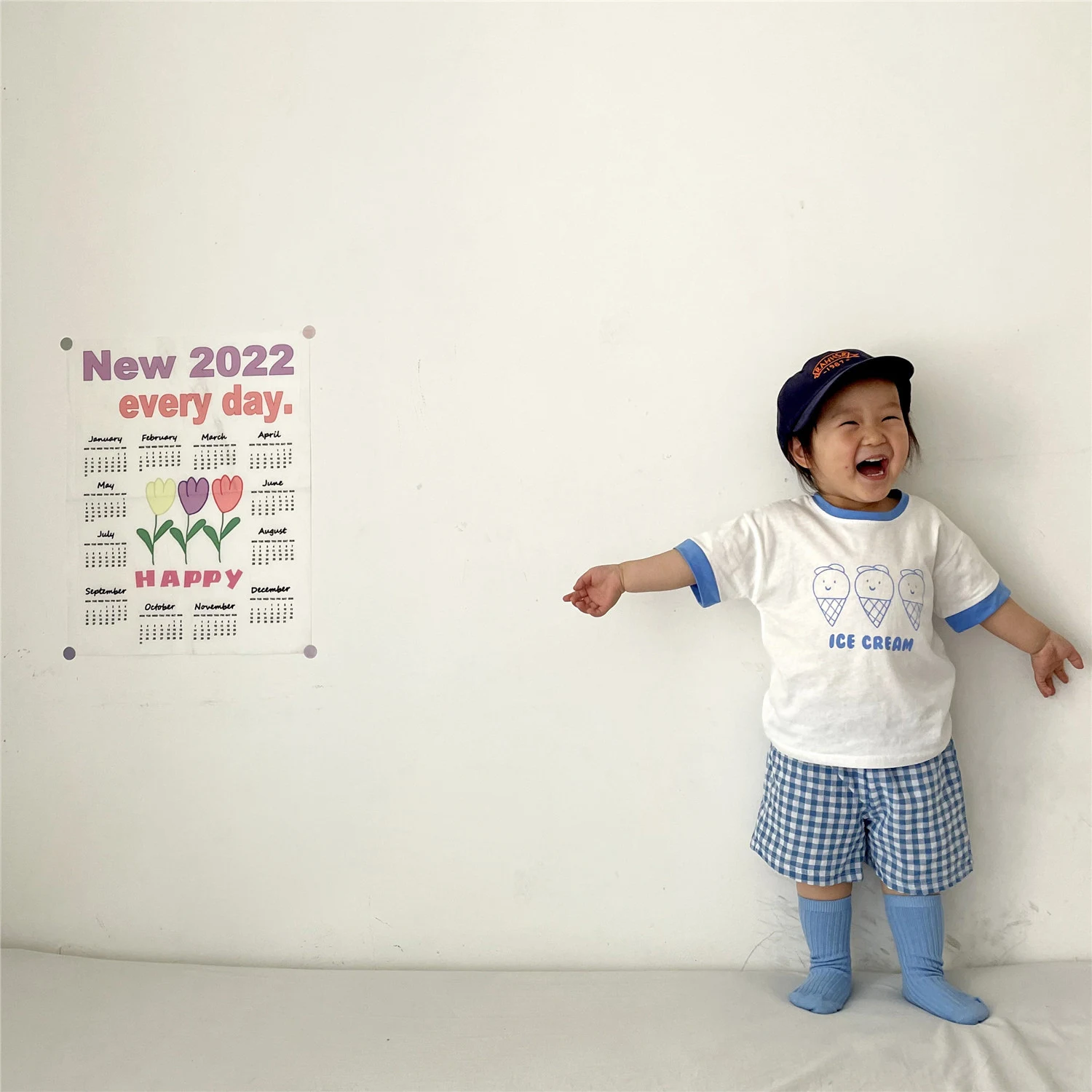 Conjunto infantil de manga curta com estampa xadrez de sorvete para bebês. Roupa de verão fofa e confortável para crianças pequenas. Ideal para o calor. — foto 2
