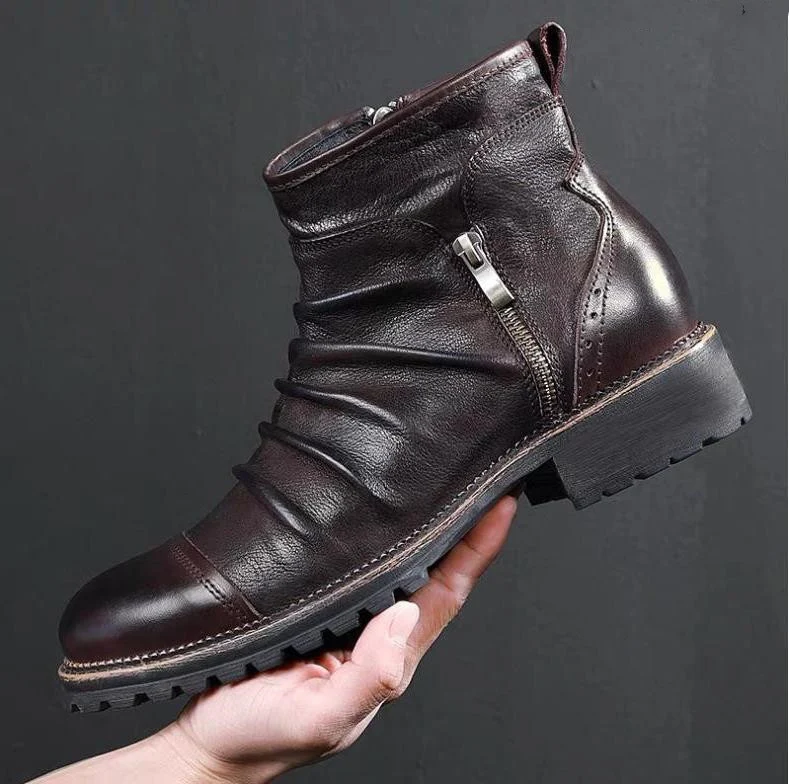 Heren leren schoenen, cowboylaarzen en Martin boots. Stevige en stijlvolle schoenen voor dagelijks gebruik. Duurzaam en comfortabel. — foto 2