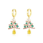Novos brincos de árvore de Natal com strass coloridos. Joia feminina fashion, brincos brilhantes e com personalidade, presente perfeito. — foto 6