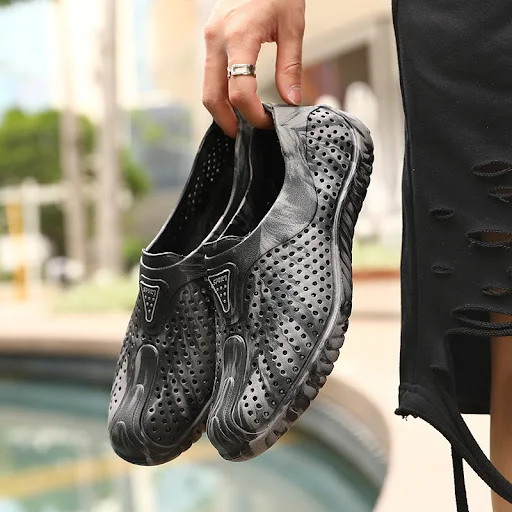 Title 4, Mens Hole Shoes Sandals and Slippers Non-slip ...