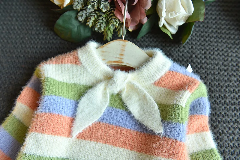 Title 7, Gestreiftes Regenbogen-Karotten-Kleid für einen...