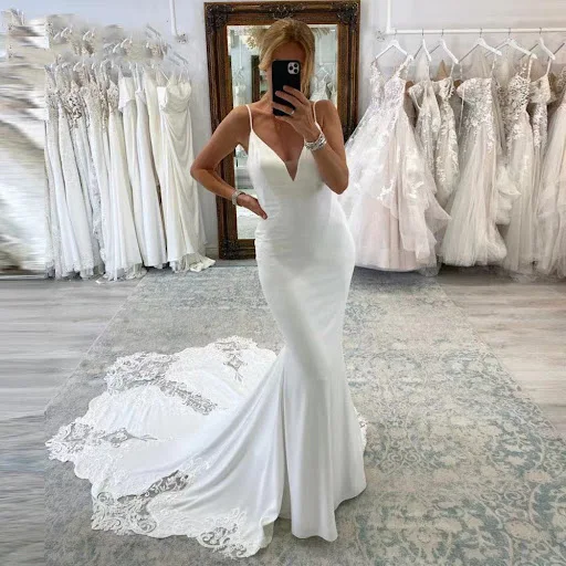 Title 3, Vestido de noiva simples de cetim sem costas es...
