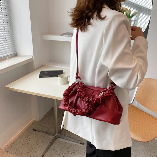 Title 4, Simple Temperament Shoulder Bag Messenger Bag. ...