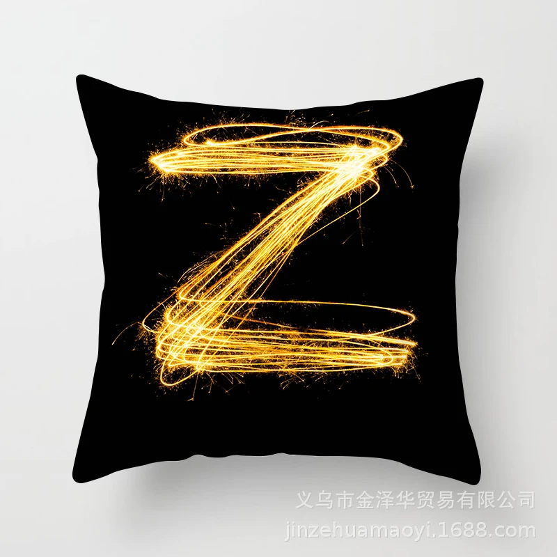 Capa de almofada decorativa para casa com letras douradas impressas em preto, adicionando um toque sofisticado e moderno ao seu ambiente. — foto 26