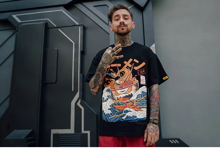 T-shirt in stile harajuku giapponese Maglietta da uomo manica corta Gioventù a goccia per le spalle delle spalle — foto 6