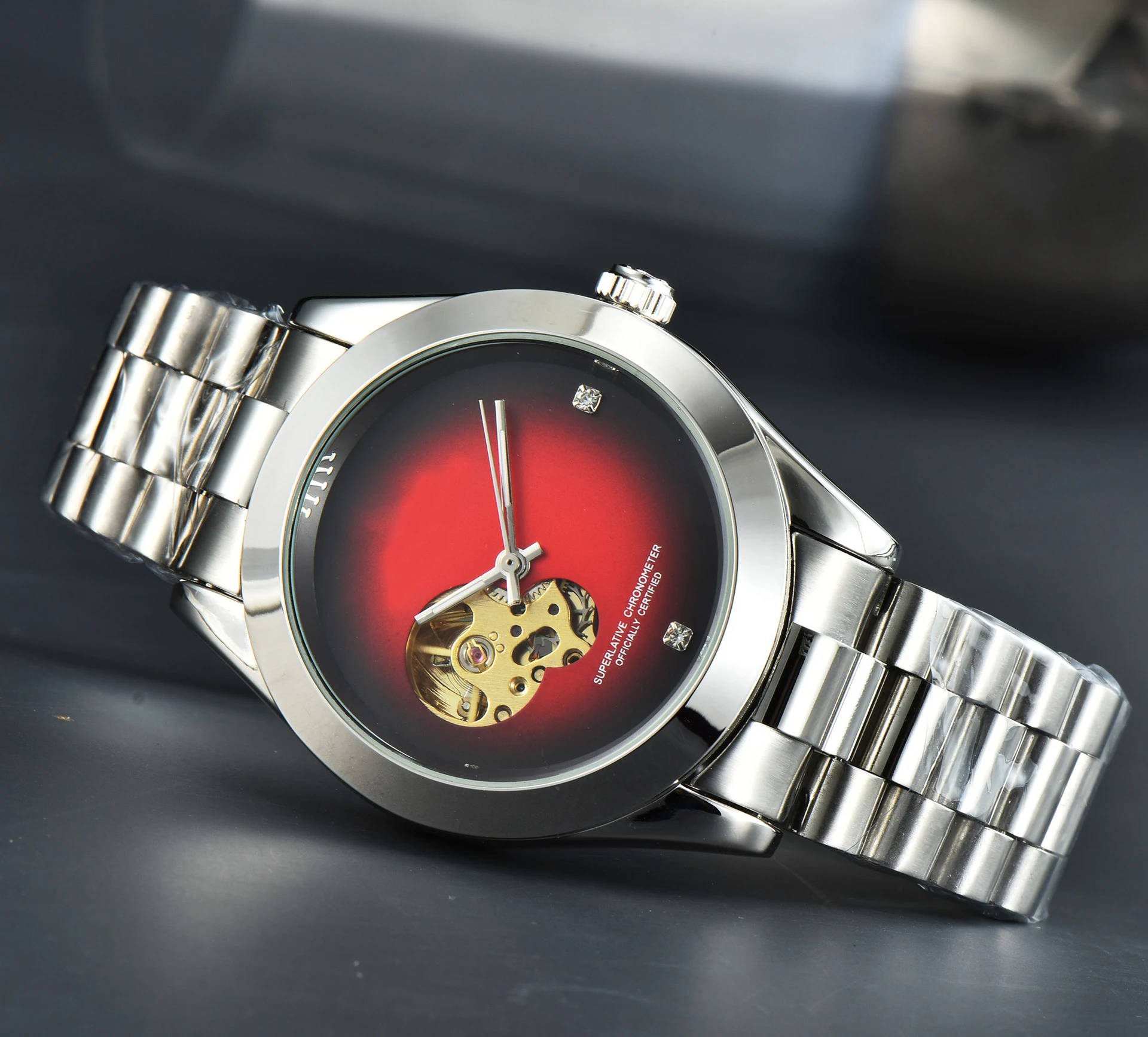 Relógio casual mecânico masculino Hollow, combine estilo e precisão. Movimento automático, design atemporal para uso diário e elegante. — foto 3