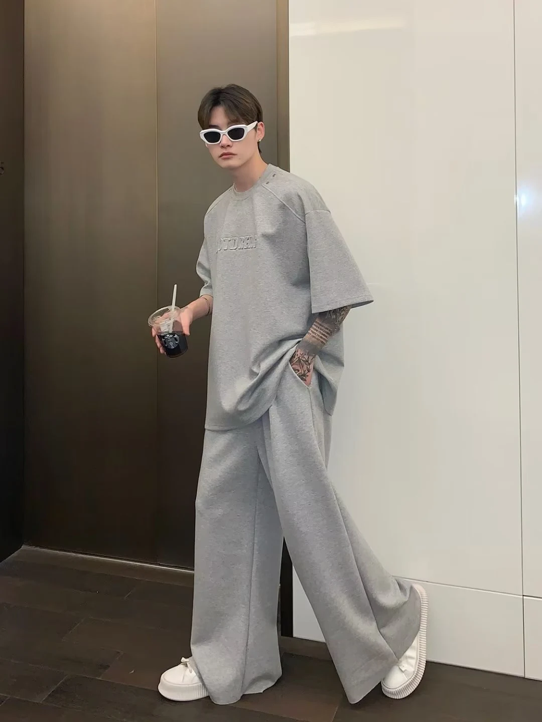 Men's Casual Sports Suit Short-sleeved T-shirt and Straight-leg Pants Comfortable and Stylish Activewear Perfect for Exe — photo 6