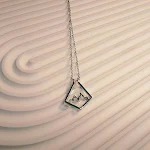 Colar feminino simples e popular, presente ideal para encontros e aniversários. Um acessório feminino perfeito para qualquer mulher. — foto 8