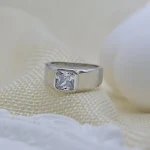 S925 Mode ring met onregelmatige witte zirkonia. Hoogwaardige dames sieraden. Stijlvol en glanzend. Perfect als cadeau en voor dagelijks gebruik. — foto 17