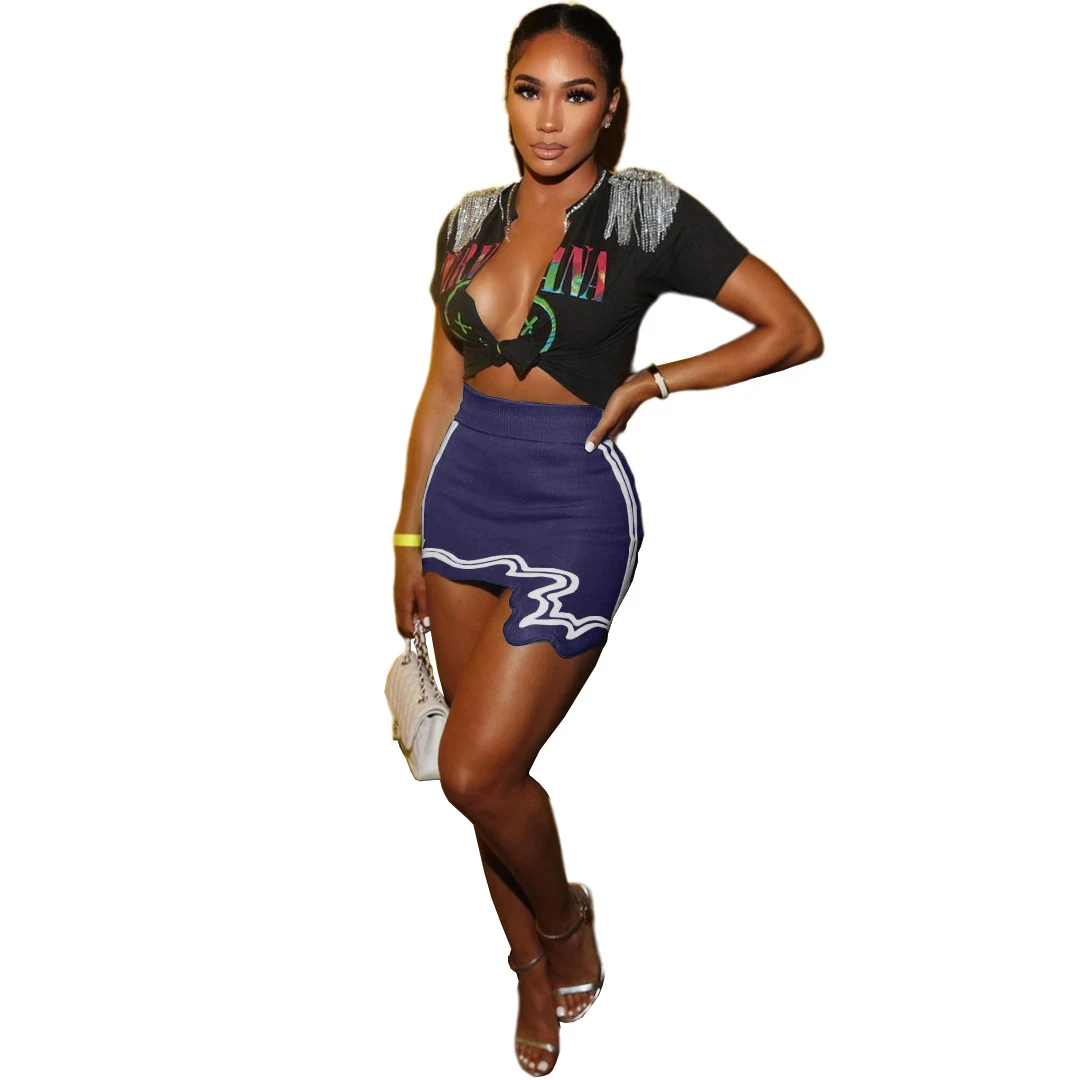 Saia feminina para balada com estampa Pit Strip. Roupa de boate elegante e sensual, ideal para dançar a noite toda com estilo. — foto 3