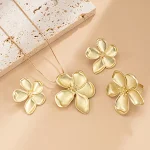 Conjunto de corrente de cobra com estame de cinco folhas encaracoladas, um toque de elegância e sofisticação para realçar seu visual. — foto 2