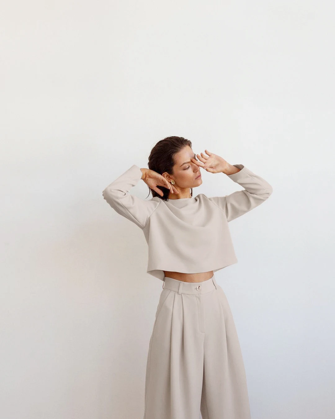 Completo donna casual, manica lunga, girocollo, pantaloni larghi, vestibilità slim, effetto dimagrante, perfetto per il lavoro e il tempo libero. — foto 11