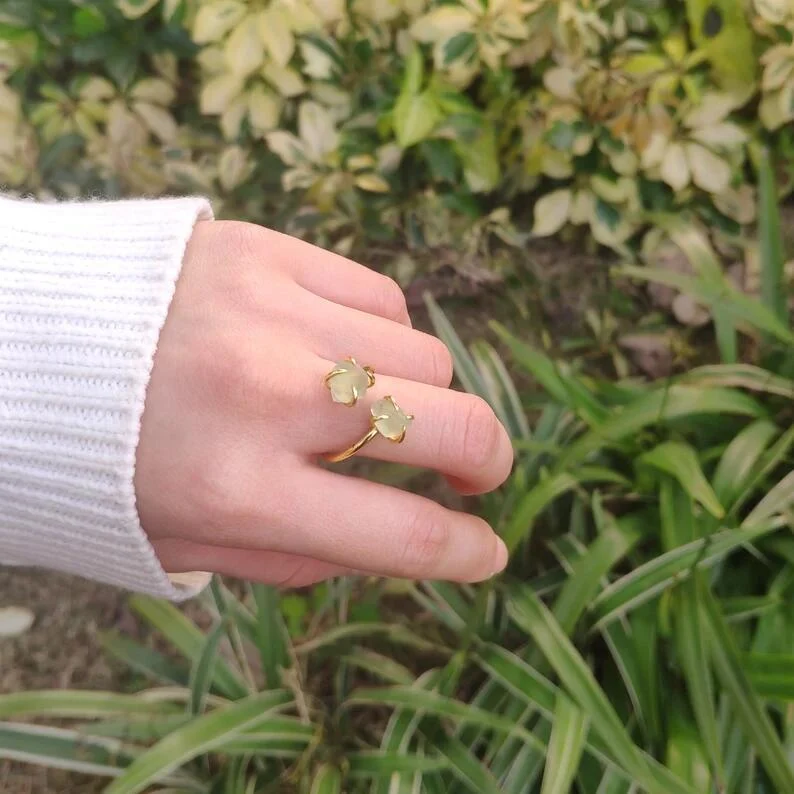 Anel ajustável multicolorido de pedra natural, estilo simples. Conforto e elegância natural. Perfeito para uso diário. — foto 19