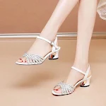 Low heel white
