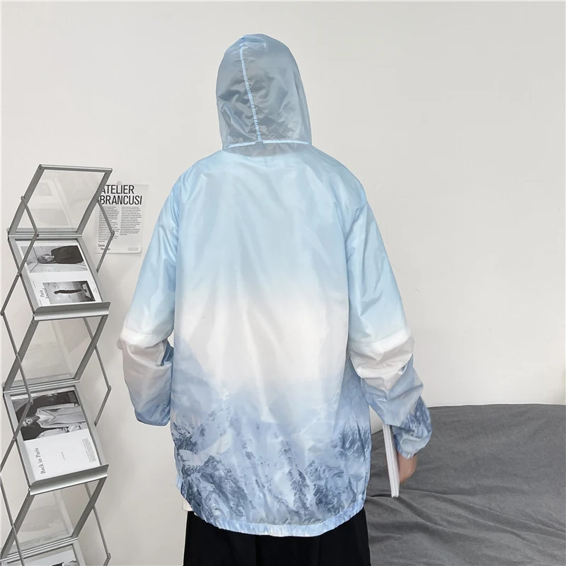 Roupa de proteção solar masculina folgada e casual com gradiente de cor. Perfeita para o verão, oferece conforto e proteção. — foto 4