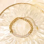 Pulseira feminina com corrente e costura de zircônia. Um acessório charmoso para mulheres que valorizam a elegância e o brilho. Ideal para realçar seu estilo. — foto 6