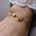 Pulseira com letras inglesas em liga, formato de coração e personalidade elegante. Expresse seu estilo único com esta joia charmosa e especial. — foto 13