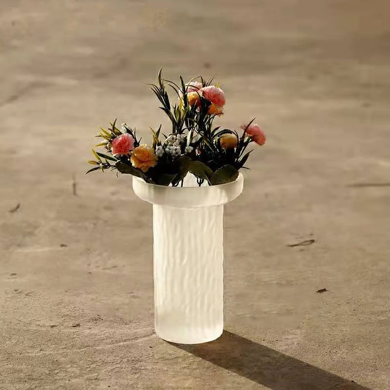 Single Frozen Mountain Vase featuring hydroponic Chlorophytum, a stunning home decoration. Enjoy fresh, green beauty wit — photo 6