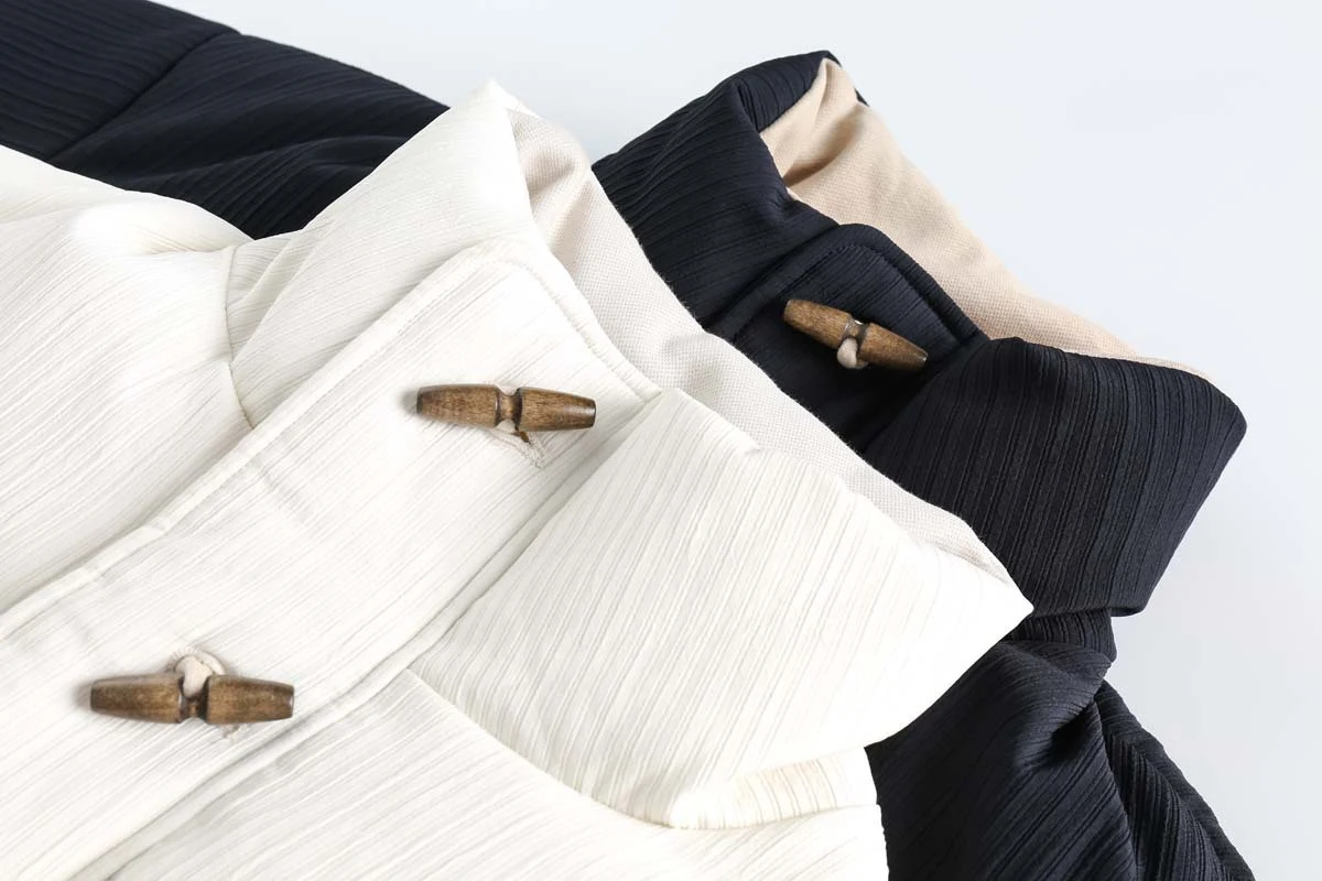 Title 9, Basic Horn Button for Trend Down Jacket. Contro...