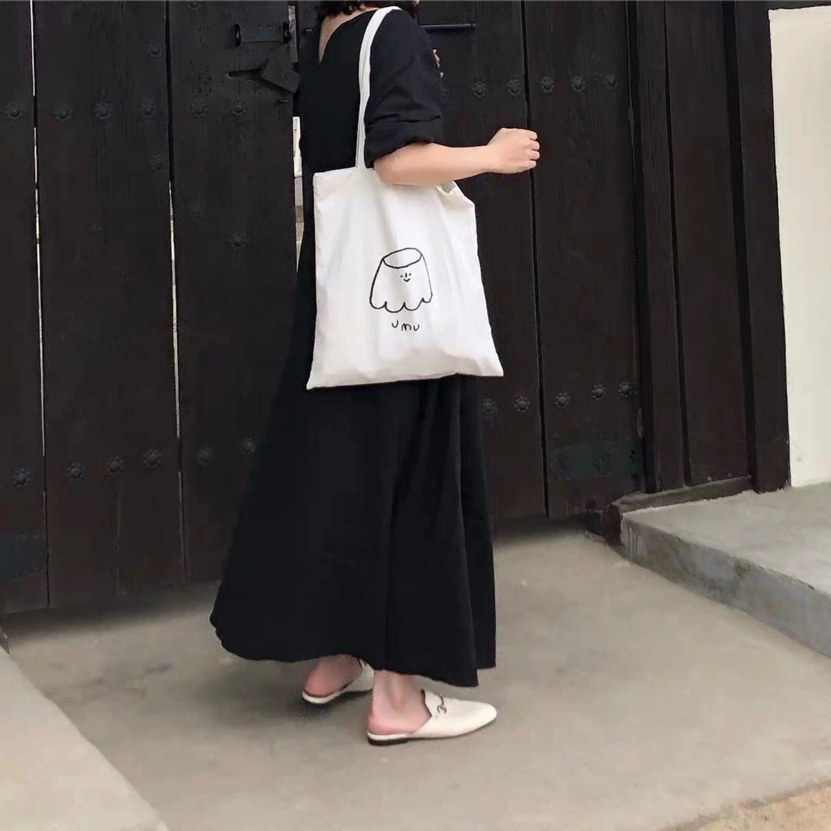 Title 6, Grey Cotton Cloth Bag with Simple Strokes Desig...