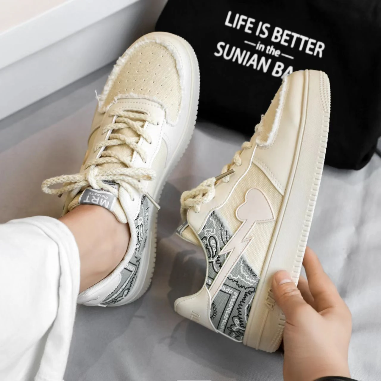 All-match College Cashew Flower White Shoes. Comfortable, versatile, and perfect for any outfit. These shoes are ideal f — photo 6