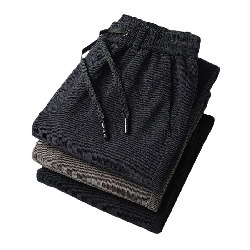 Pantalon décontracté en velours côtelé pour homme, coupe droite et ample. Confort et style décontracté. Idéal pour un look casual et tendance au quotidien. — photo 4
