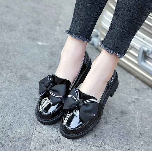 Title 5, Vintage British bow leather shoes. Classic eleg...