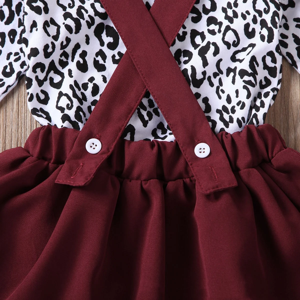 Luipaardprint kinder romper met bandjes en kanten rok, een schattige set voor meisjes, perfect voor de zomer. — foto 5