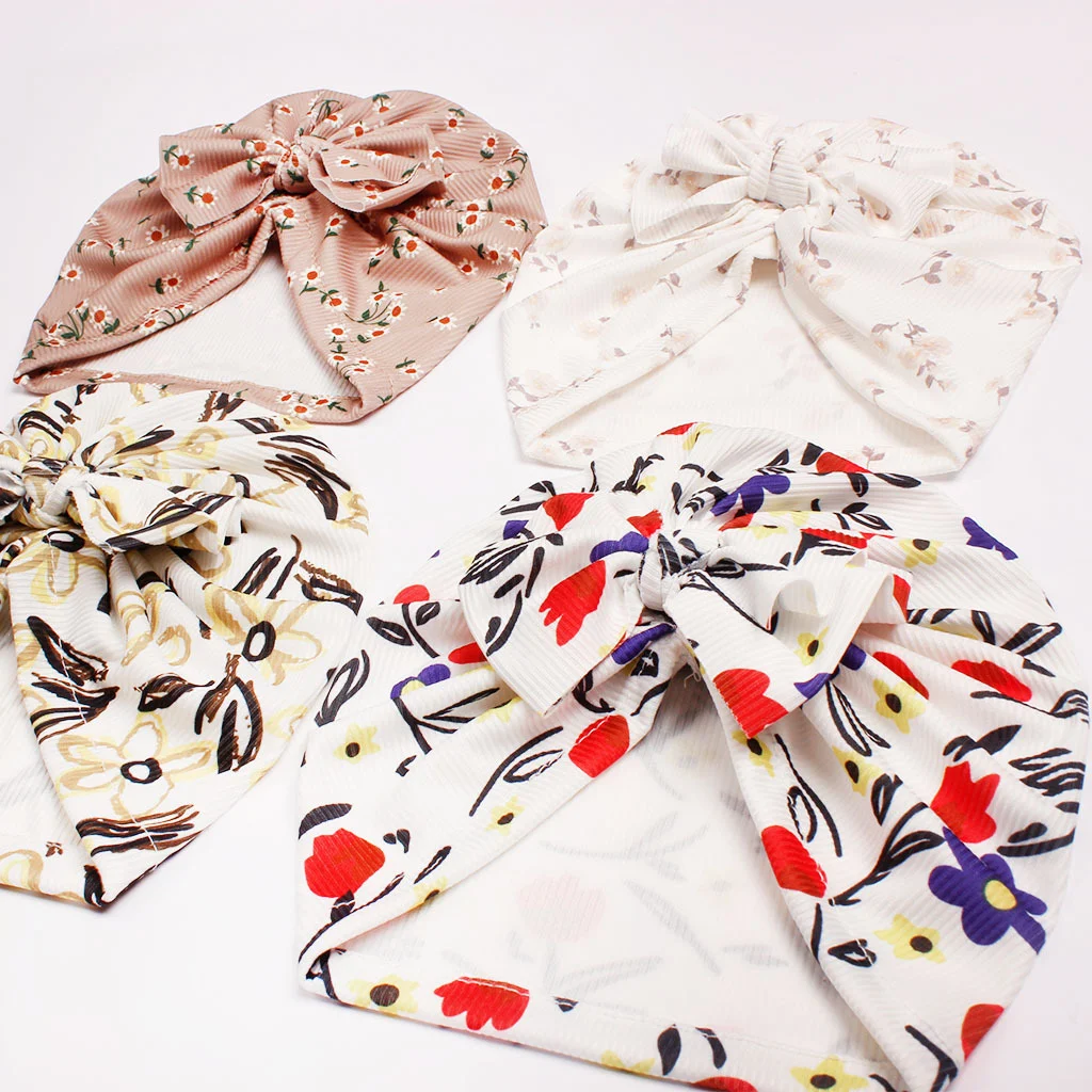 Chapéu de bebê de poliéster com laço e impressão criativa para meninas. Gorro infantil para bebês. Macio e confortável, perfeito para o dia a dia. — foto 22