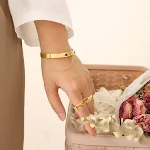 Pulseira de luxo estilo europeu e americano, corrente com pingente de borla e fivela. Joia de alta qualidade para um visual sofisticado e elegante. — foto 11