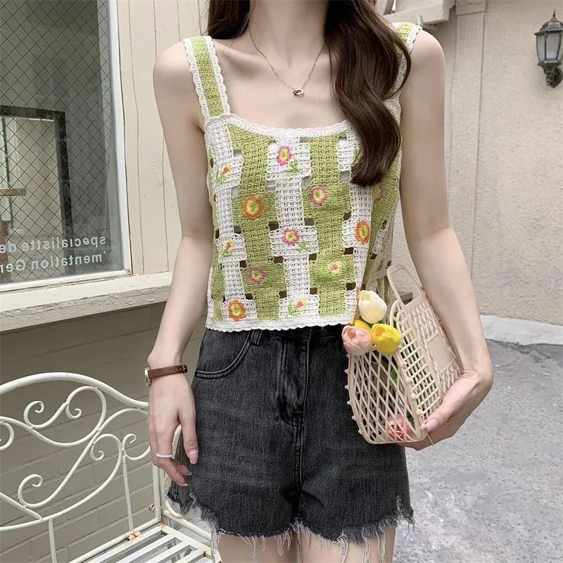 Title 5, Sleeveless vest knit top outer sling for versat...