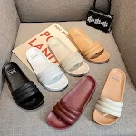 Chinelos de Moda Feminina para Exterior Conforto e Estilo para Seus Pés Sapatos Macios e Quentinhos para Relaxar e Arrasar em Casa ou Fora — foto 9
