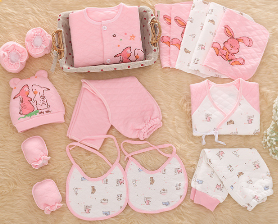 Roupas de bebê acolchoadas, proporcionando conforto e proteção extra. Perfeitas para brincar, dormir e garantir o bem-estar do seu bebê. — foto 1