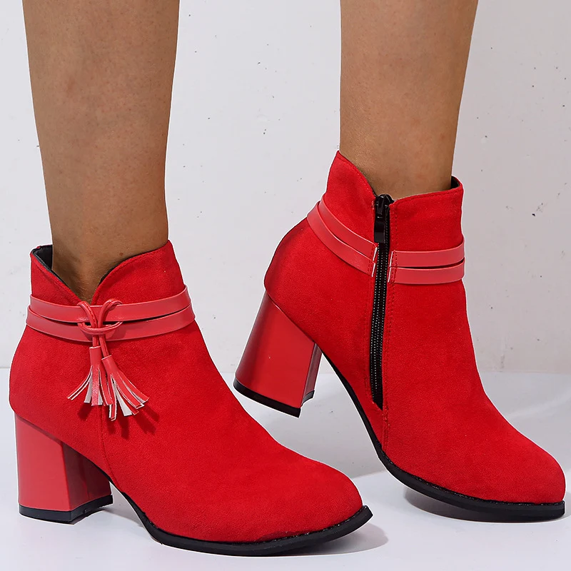 Title 7, Botas femininas de cano baixo com fivela e bico...