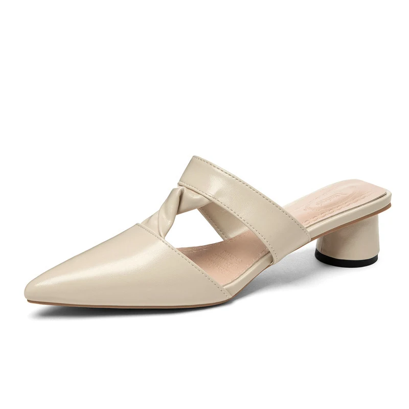 New pointed red thick heel sandals perfect for any occasion. Comfortable and stylish footwear to elevate your outfit eff — photo 4