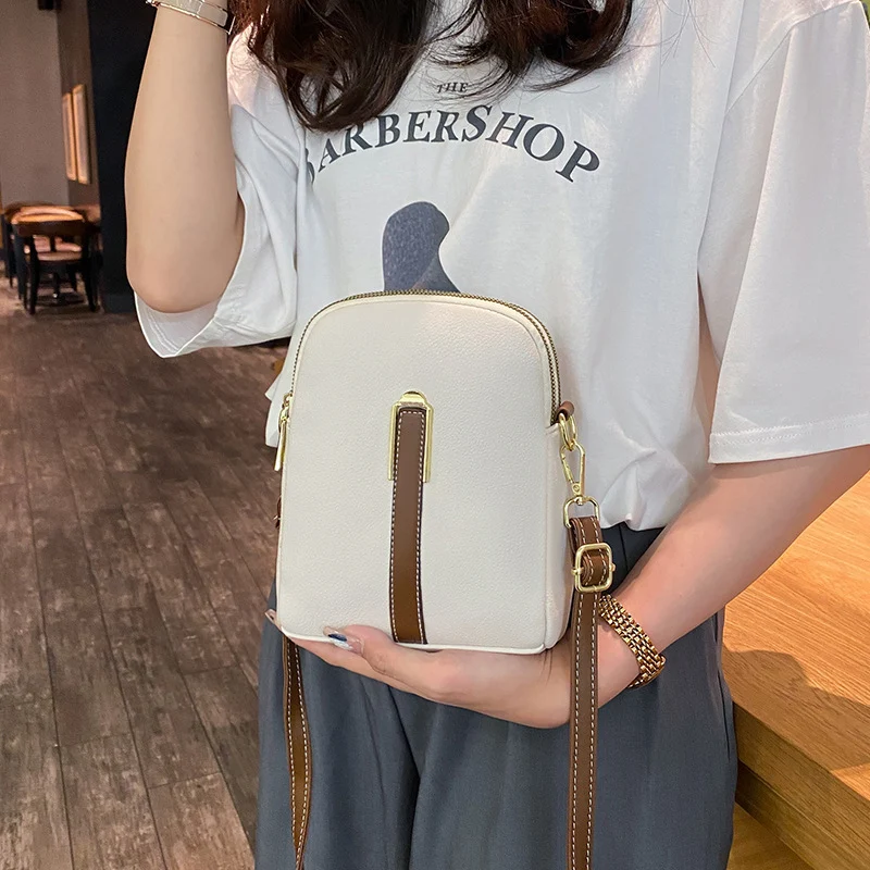 Bolsa Diagonal Casual de Ombro Único com Padrão Lichia, Grande Capacidade, perfeita para uso diário, prática e elegante. — foto 5