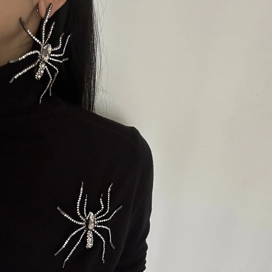 Brincos de Aranha Grandes Exagerados de Liga Decorações Divertidas para Festas Um acessório engraçado e chamativo para festas temáticas e Halloween — foto 2