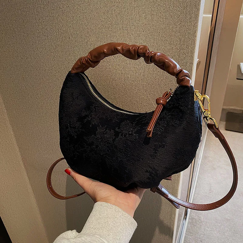 Versatile Cross Body One Shoulder Portable Bag. Perfect for carrying essentials with comfort and style. Ideal for everyd — photo 5