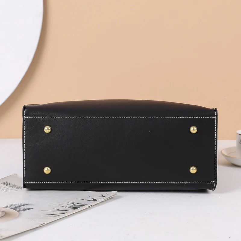 New Large Capacity Crossbody Handbag For Women. Stay organized and stylish on the go. Perfect for everyday use and trave — photo 12