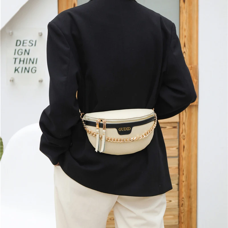 Bolsa pequena casual de corrente para peito, estilo mensageiro, ideal para carregar seus itens essenciais com praticidade e elegância. — foto 5