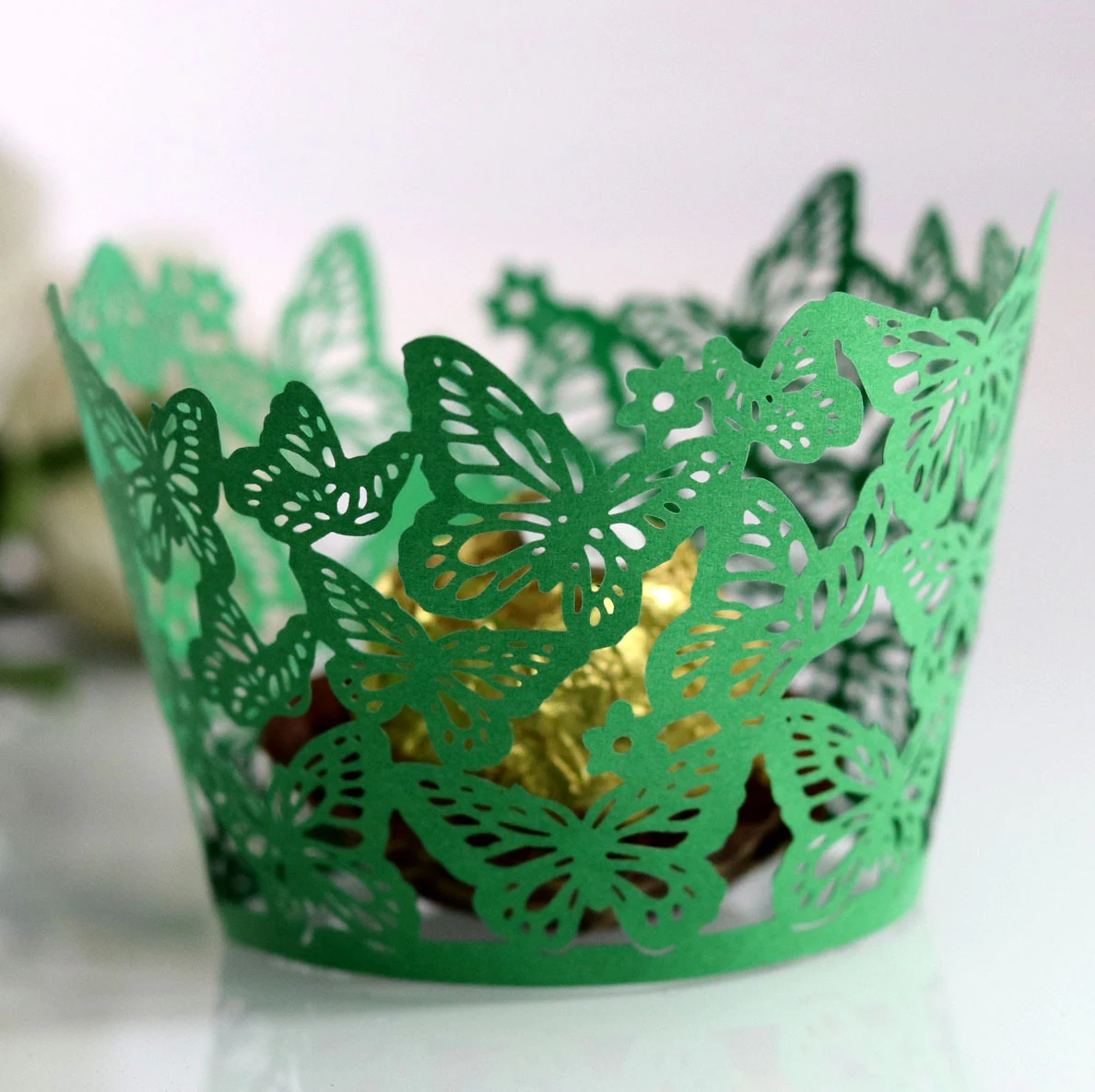 Forminhas de papel para cupcake de casamento com borda vazada de borboleta. Venda direta da fábrica Zhejiang, em estoque, para bolos. — foto 8