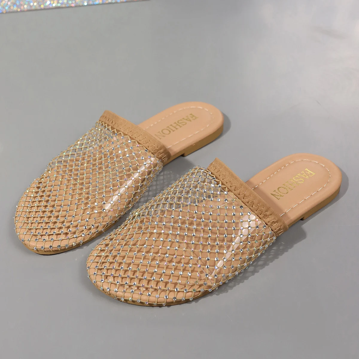Women's Hollow-toe Transparent Sandals with Rhinestones, Summer Outdoor Slippers, Flat Shoes for Fashion and Comfort. — photo 2
