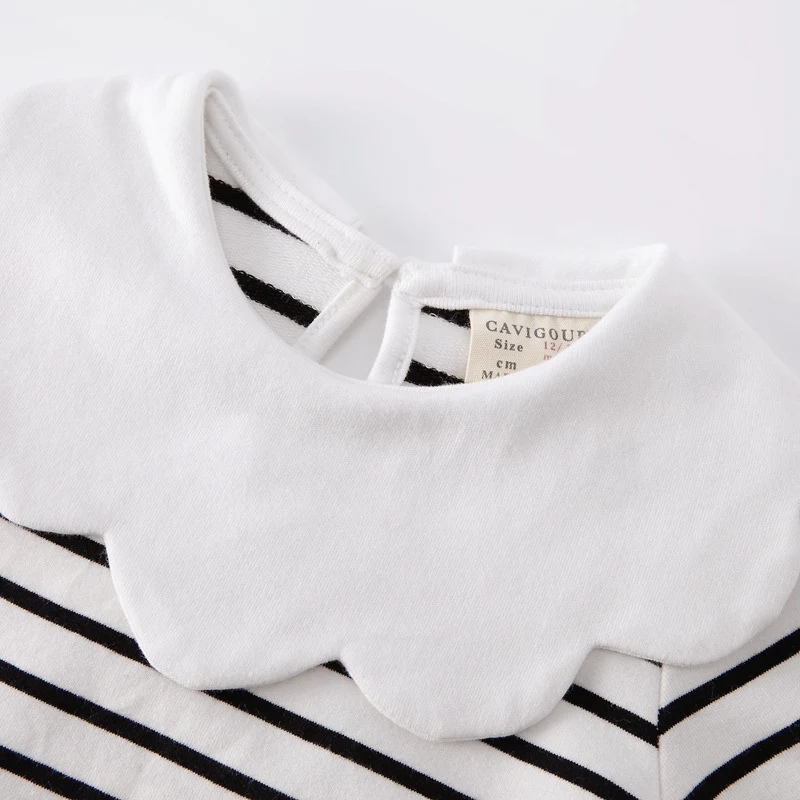 Camiseta base de cuello con pétalos para bebé Suave y cómoda, perfecta como capa inferior. Diseño delicado y versátil, ideal para cualquier ocasión. — foto 4