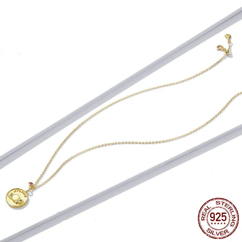 Collar dorado con elefante en relieve y oro real para amantes de los animales. Un regalo perfecto para expresar amor. — foto 4