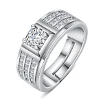 Anel Chiba banhado a prata com diamantes, elegante e versátil para casamentos e ocasiões especiais. Um anel clássico com personalidade e charme atemporal. — foto 50