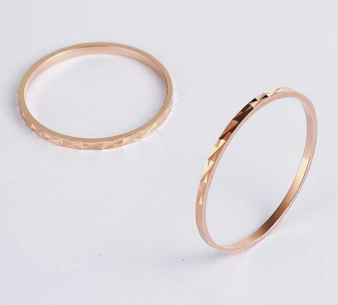 Anel de prata S925 para mulheres, com design simples e linha de junção. Um anel delicado e elegante, ideal para um toque de sofisticação. — foto 9
