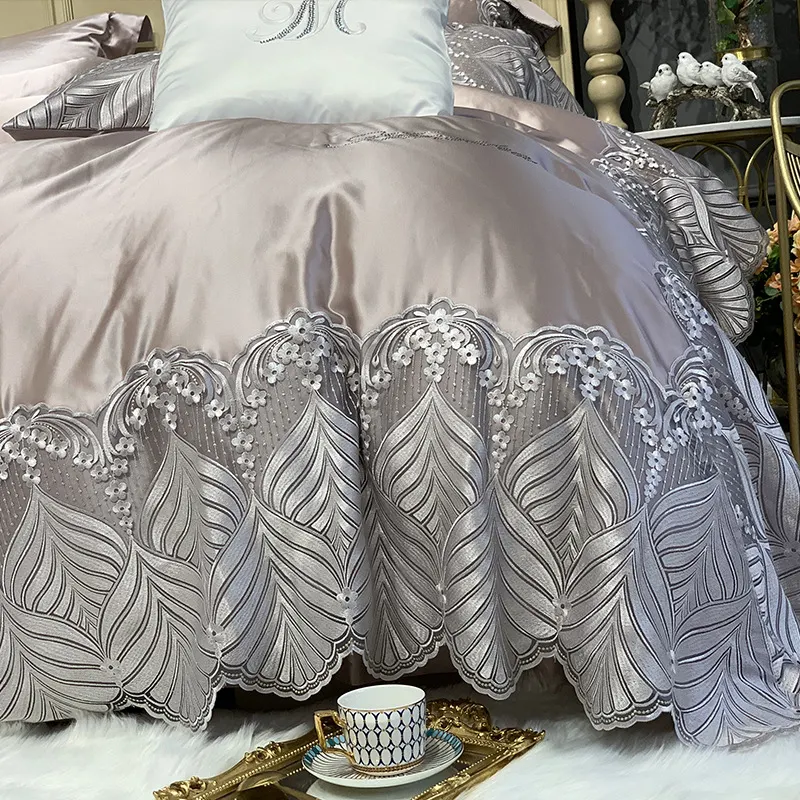 Europees beddengoed van zijde en katoen, vierdelig. Ervaar zachtheid, comfort en elegantie voor een luxueuze slaapervaring en een goede nachtrust. — foto 3
