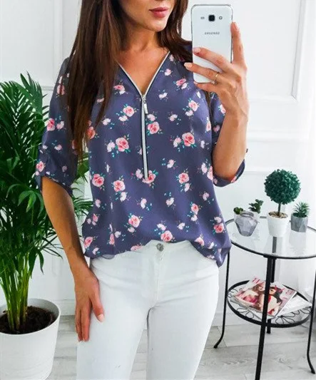 Printed long-sleeved V-neck zip T-shirt – a comfortable and stylish everyday essential. Versatile and easy to wear, perf — photo 10