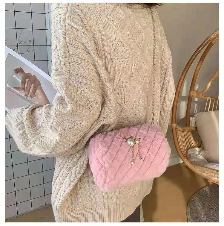 Title 4, Bolsa mensageiro feminina com bordado de diaman...